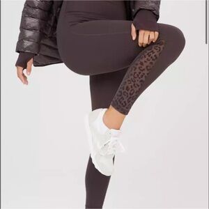 NWOT Aerie Offline Goals High Waisted  Leopard Mesh Leggings Expresso size M